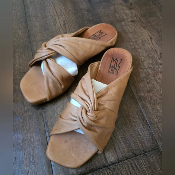 Miz Mooz Paparazzi Almond Leather Sandals 38 - Picture 2 of 6